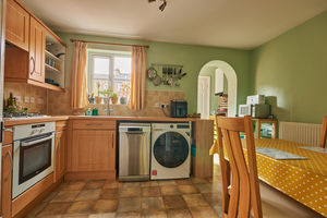 Kitchen- click for photo gallery